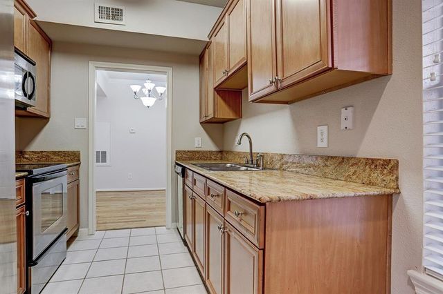 2255 Braeswood Park Drive 164, Houston, TX 77030
