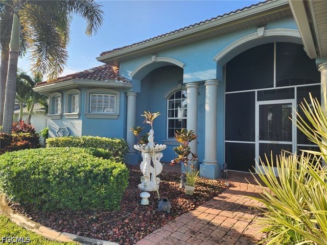 228 SE 30th TER, Cape Coral, FL 33904
