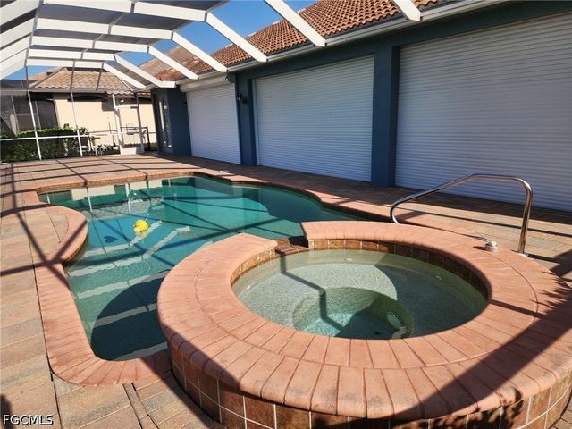 228 SE 30th TER, Cape Coral, FL 33904