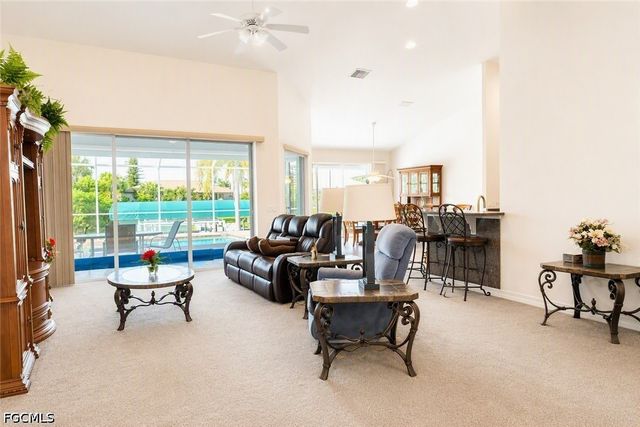 228 SE 30th TER, Cape Coral, FL 33904