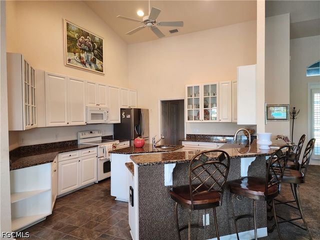 228 SE 30th TER, Cape Coral, FL 33904
