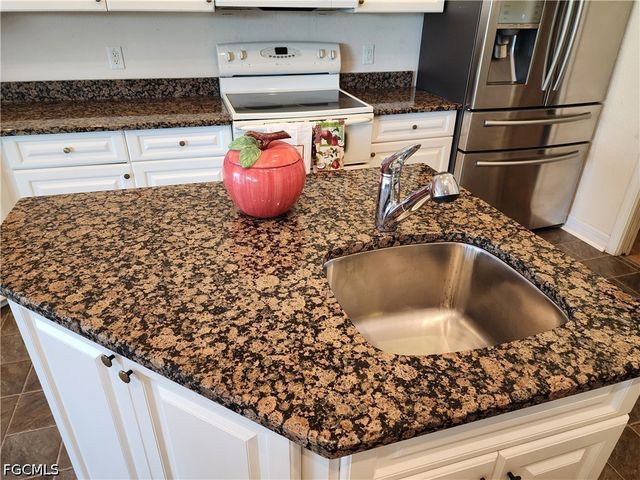 228 SE 30th TER, Cape Coral, FL 33904
