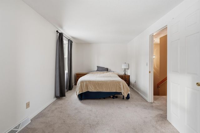 46 Andover Down, Nashua, NH 03063