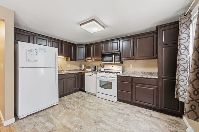 46 Andover Down, Nashua, NH 03063