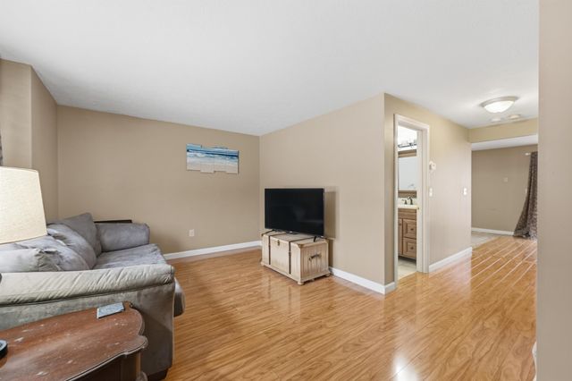 46 Andover Down, Nashua, NH 03063