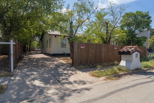 6707 Santos ST, Austin, TX 78741