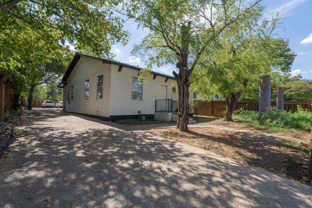 6707 Santos ST, Austin, TX 78741