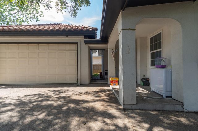 6707 Santos ST, Austin, TX 78741