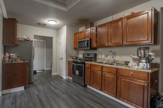 6707 Santos ST, Austin, TX 78741