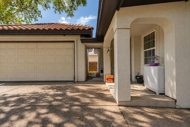 6707 Santos ST, Austin, TX 78741