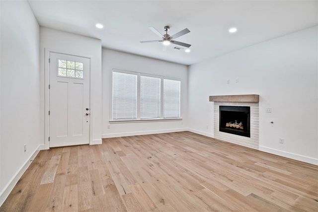 508 W Persimmon Street, Rogers, AR 72756