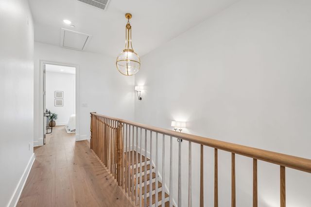 368 Broad Street, Charleston, SC 29401