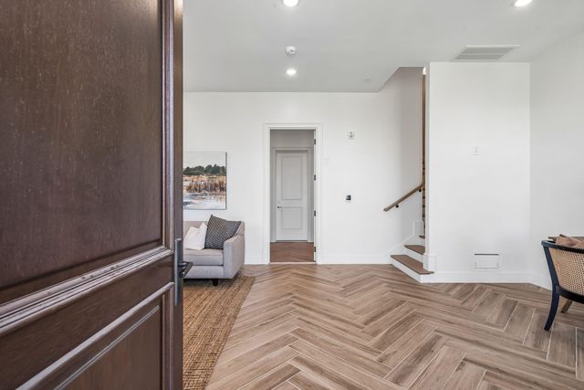 368 Broad Street, Charleston, SC 29401