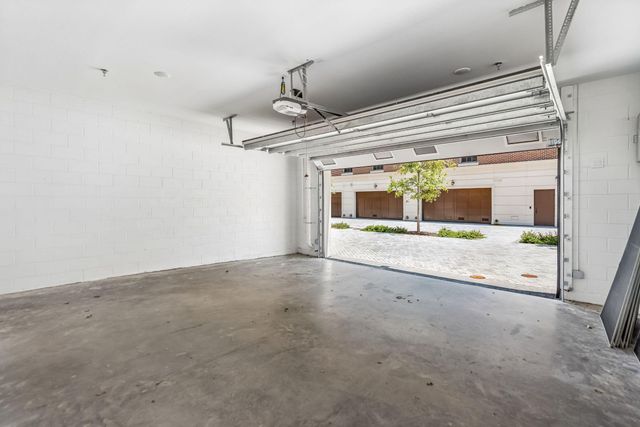 368 Broad Street, Charleston, SC 29401