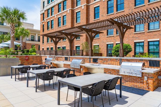 368 Broad Street, Charleston, SC 29401