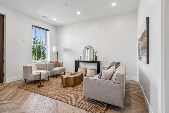 368 Broad Street, Charleston, SC 29401