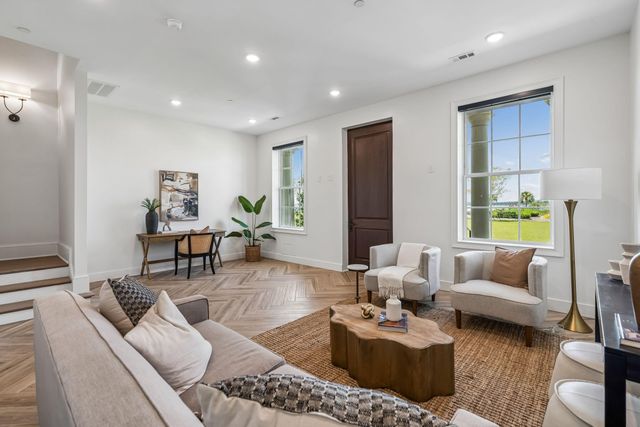 368 Broad Street, Charleston, SC 29401