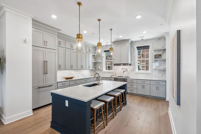 368 Broad Street, Charleston, SC 29401