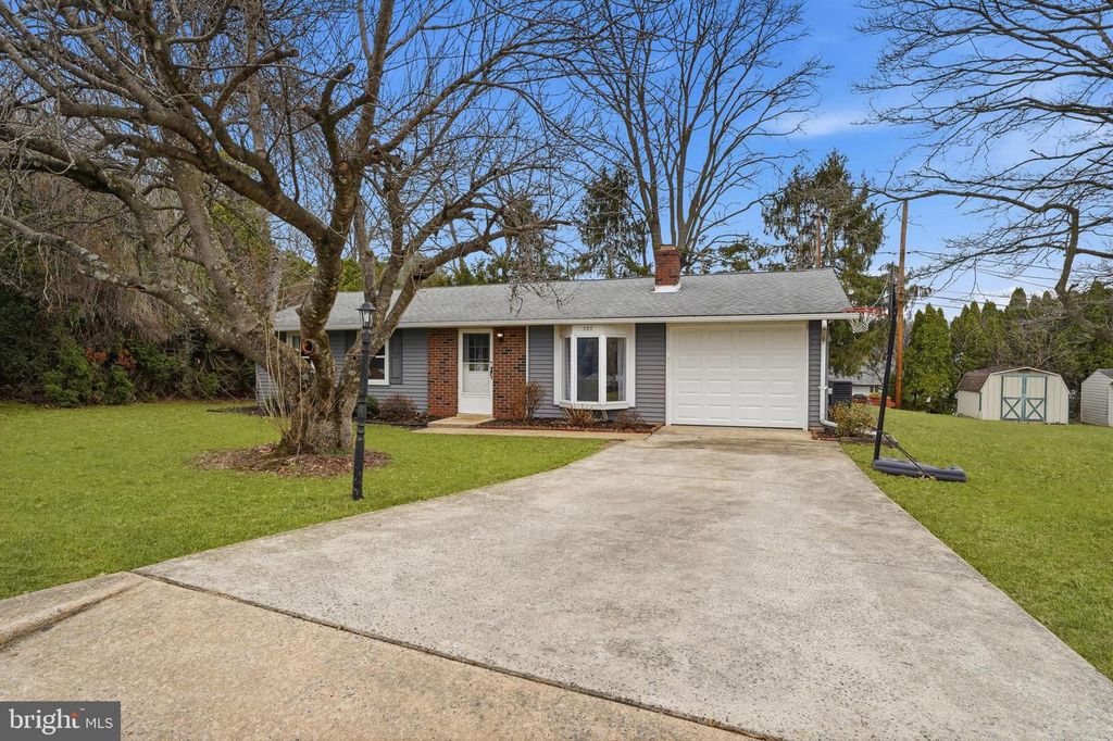 727 HIGHLAND AVE, Kutztown, PA 19530