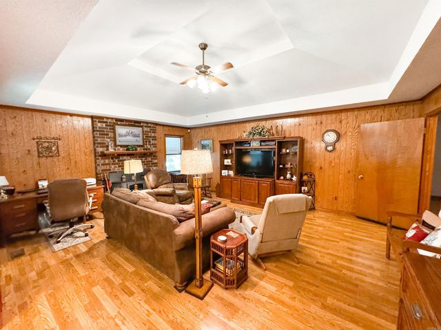 305 Live Oak, Searcy, AR 72143