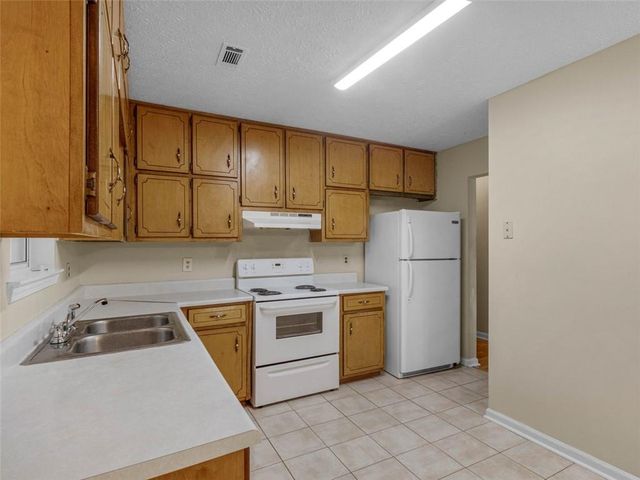 95 Rosewood Drive, Mcdonough, GA 30253