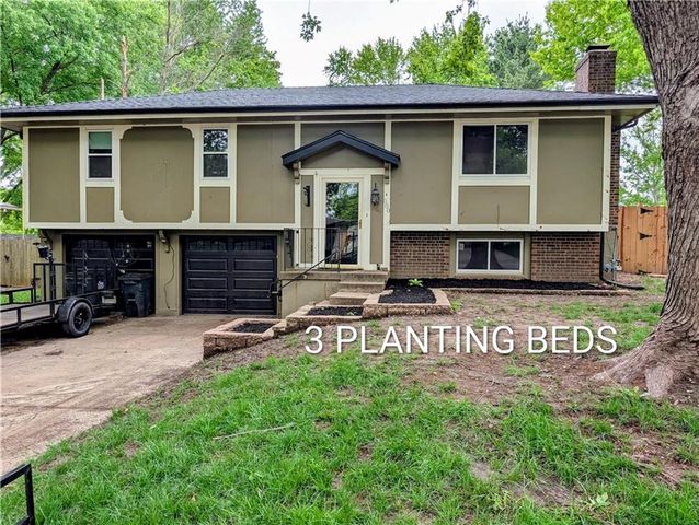 300 SW Palo Drive, Blue Springs, MO 64014