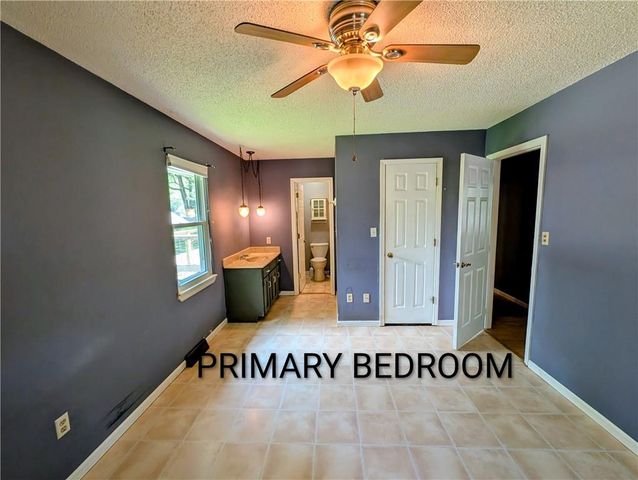 300 SW Palo Drive, Blue Springs, MO 64014