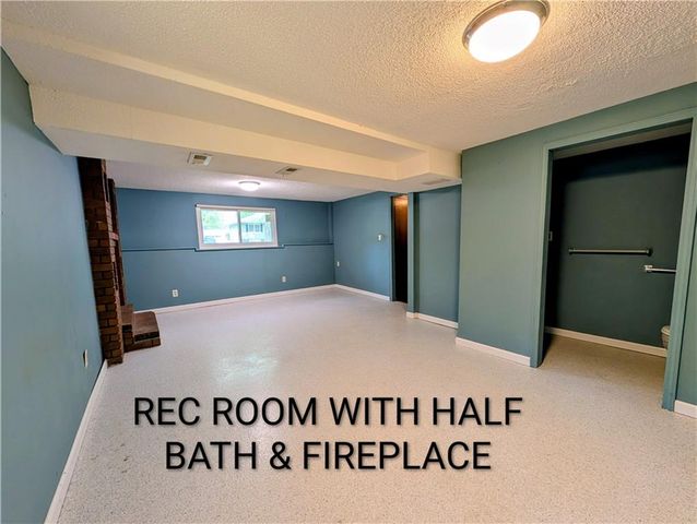 300 SW Palo Drive, Blue Springs, MO 64014