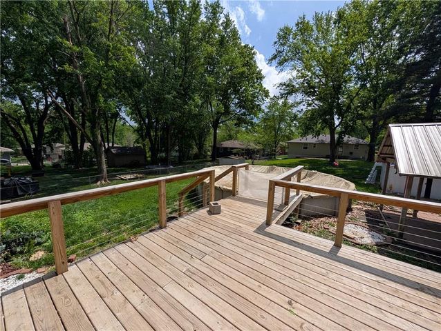 300 SW Palo Drive, Blue Springs, MO 64014