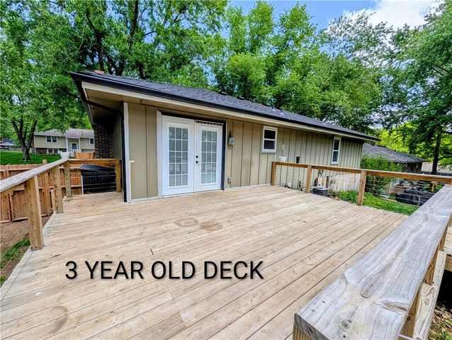 300 SW Palo Drive, Blue Springs, MO 64014
