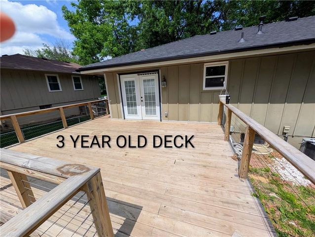 300 SW Palo Drive, Blue Springs, MO 64014