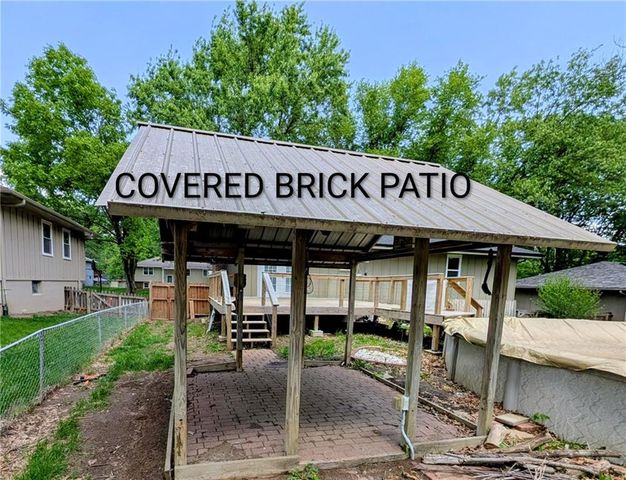 300 SW Palo Drive, Blue Springs, MO 64014