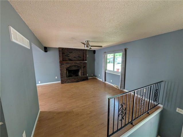 300 SW Palo Drive, Blue Springs, MO 64014