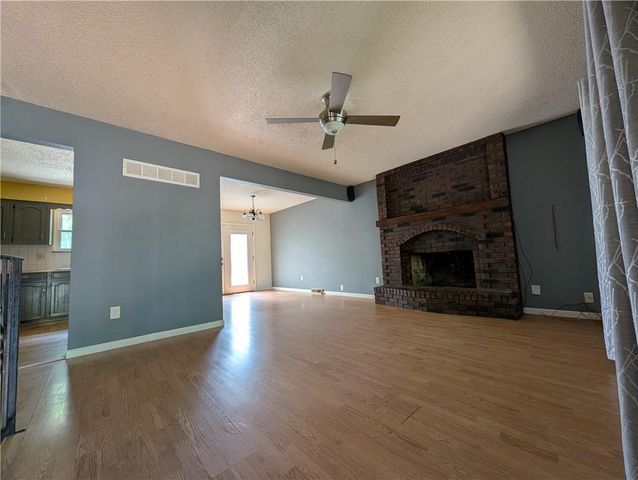 300 SW Palo Drive, Blue Springs, MO 64014