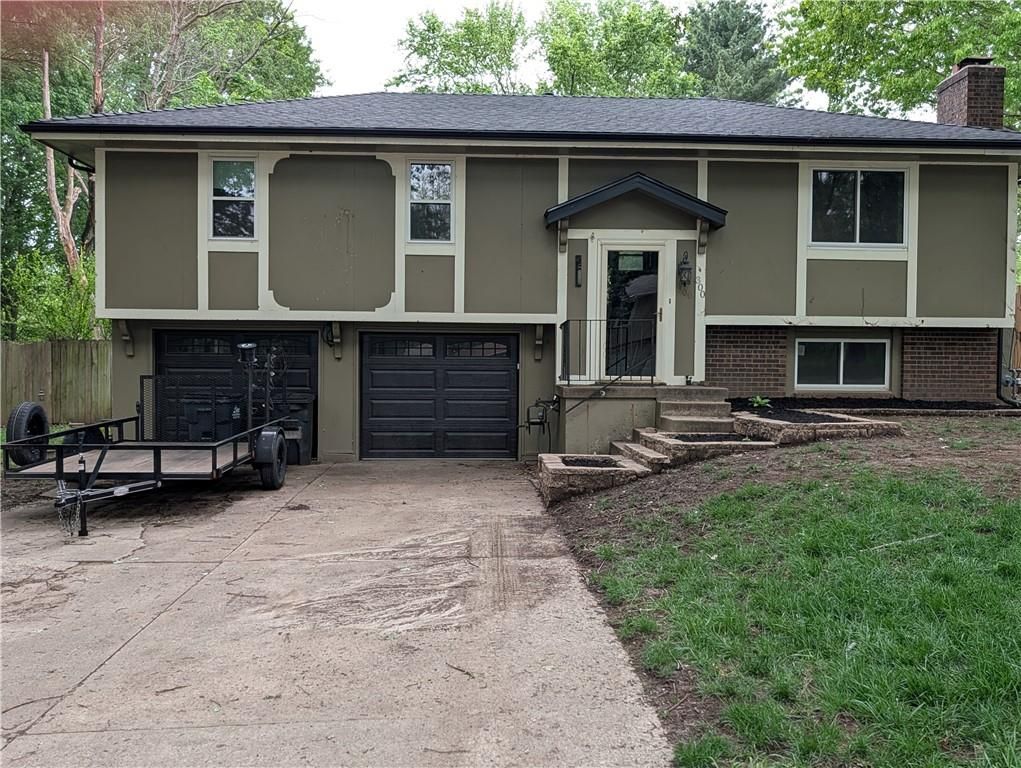 300 SW Palo Drive, Blue Springs, MO 64014
