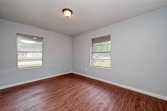 5431 Willow Glen Drive, Houston, TX 77033