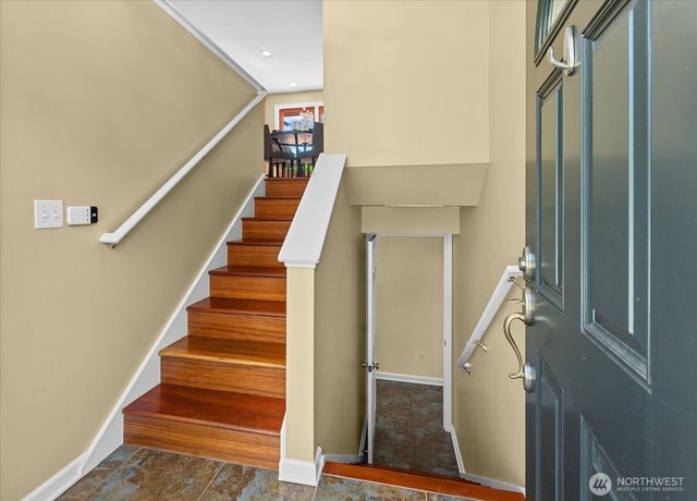 3205 NE 204th Street, Lake Forest Park, WA 98155