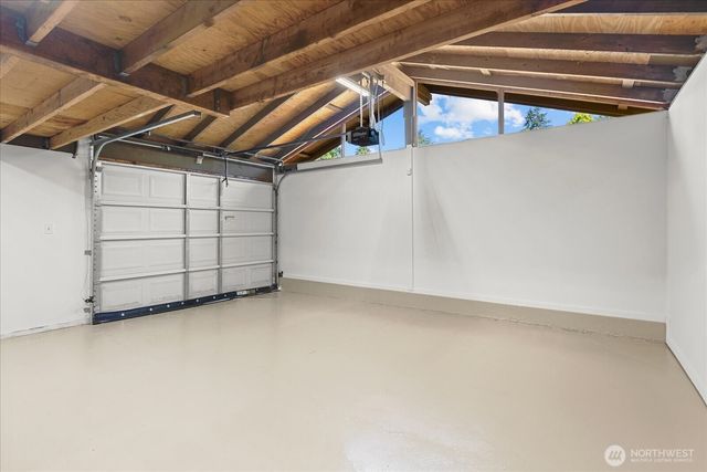 3205 NE 204th Street, Lake Forest Park, WA 98155