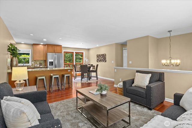 3205 NE 204th Street, Lake Forest Park, WA 98155