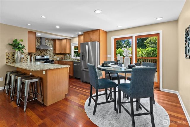 3205 NE 204th Street, Lake Forest Park, WA 98155