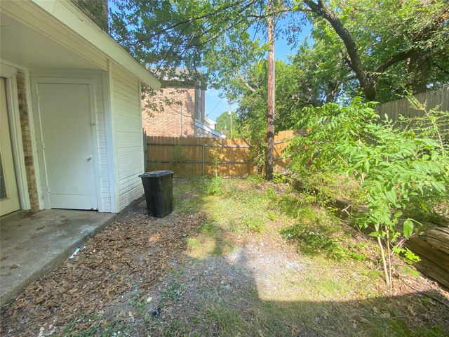 207 Country Bend Drive, Duncanville, TX 75137