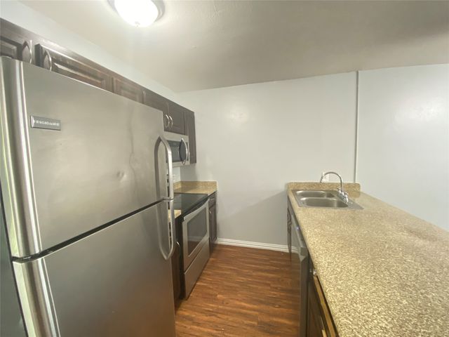 207 Country Bend Drive, Duncanville, TX 75137