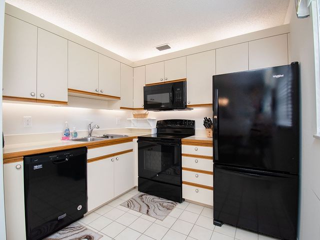 66 Woodland Drive 106, Vero Beach, FL 32962