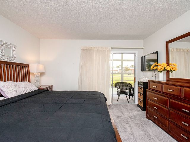 66 Woodland Drive 106, Vero Beach, FL 32962