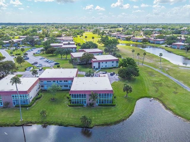 66 Woodland Drive 106, Vero Beach, FL 32962