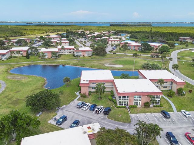 66 Woodland Drive 106, Vero Beach, FL 32962