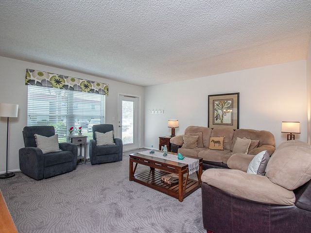 66 Woodland Drive 106, Vero Beach, FL 32962