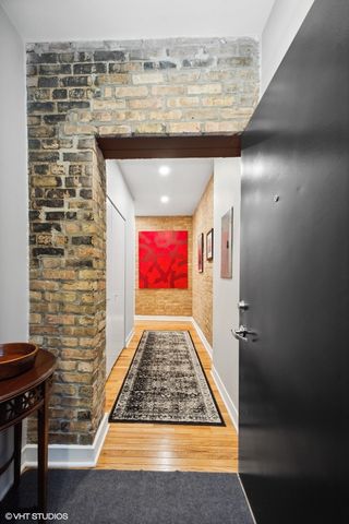 1635 W Belmont Avenue 422, Chicago, IL 60657