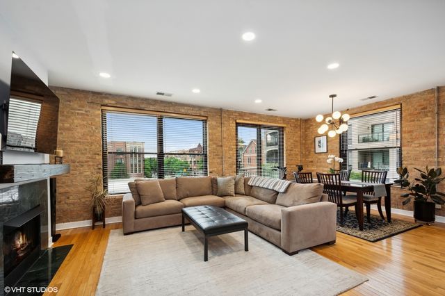 1635 W Belmont Avenue 422, Chicago, IL 60657