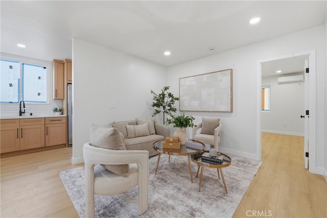 5814 Arlington, Los Angeles, CA 90043